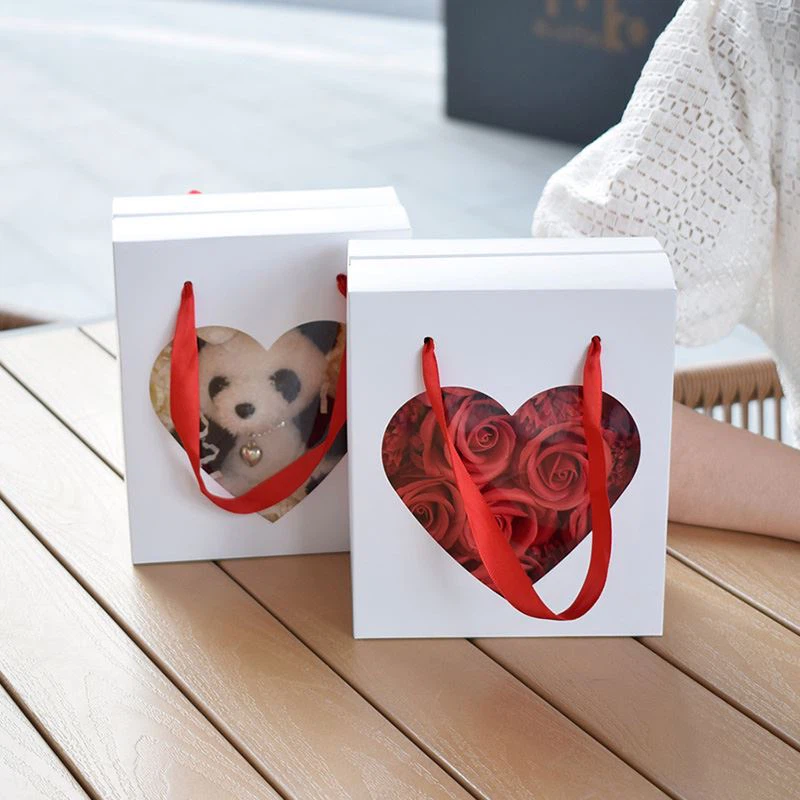 Sempliċi White Love Heart Kaxxa tar-rigali li jistgħu jinġarru trasparenti